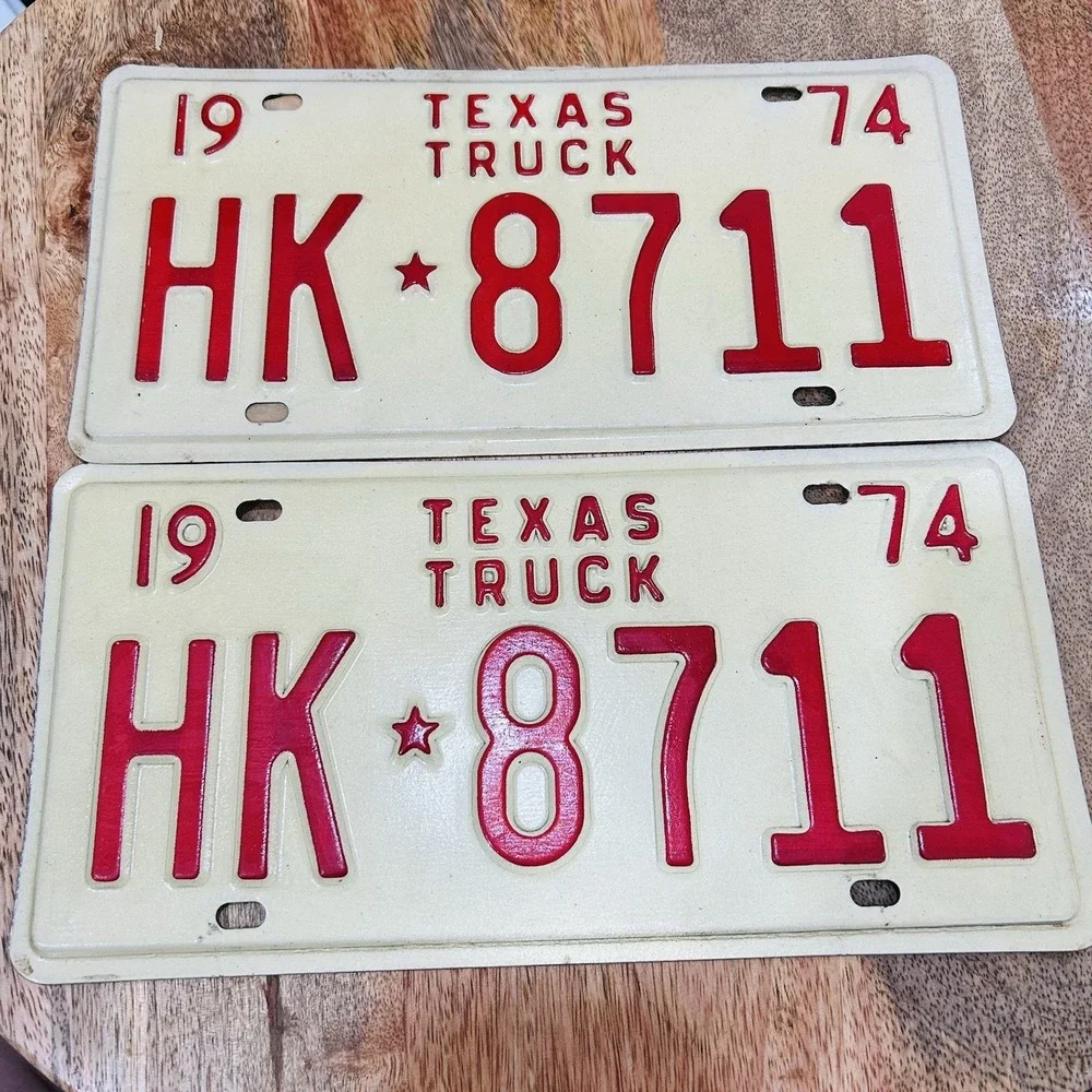 1974 Texas Truck License Plate Sets Matching Pair Unmounted HK 8711 Auto
